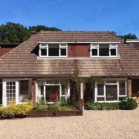 Abacus Bed And Breakfast, Blackwater, Hampshire Camberley Bagian luar foto
