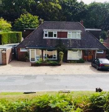 Abacus Bed And Breakfast, Blackwater, Hampshire Camberley Bagian luar foto