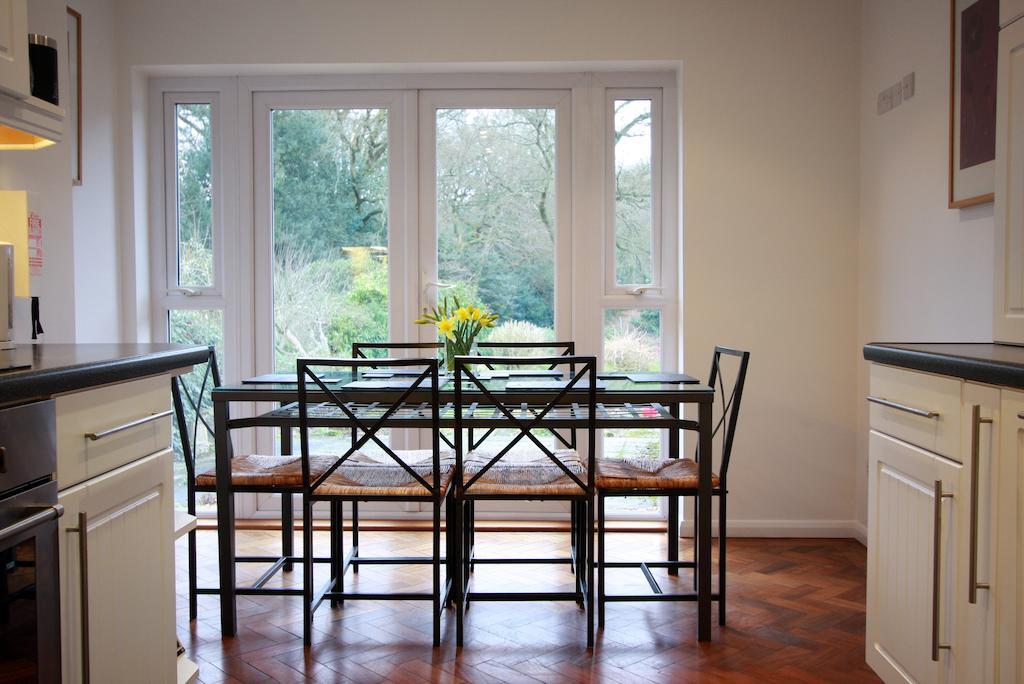Abacus Bed And Breakfast, Blackwater, Hampshire Camberley Bagian luar foto