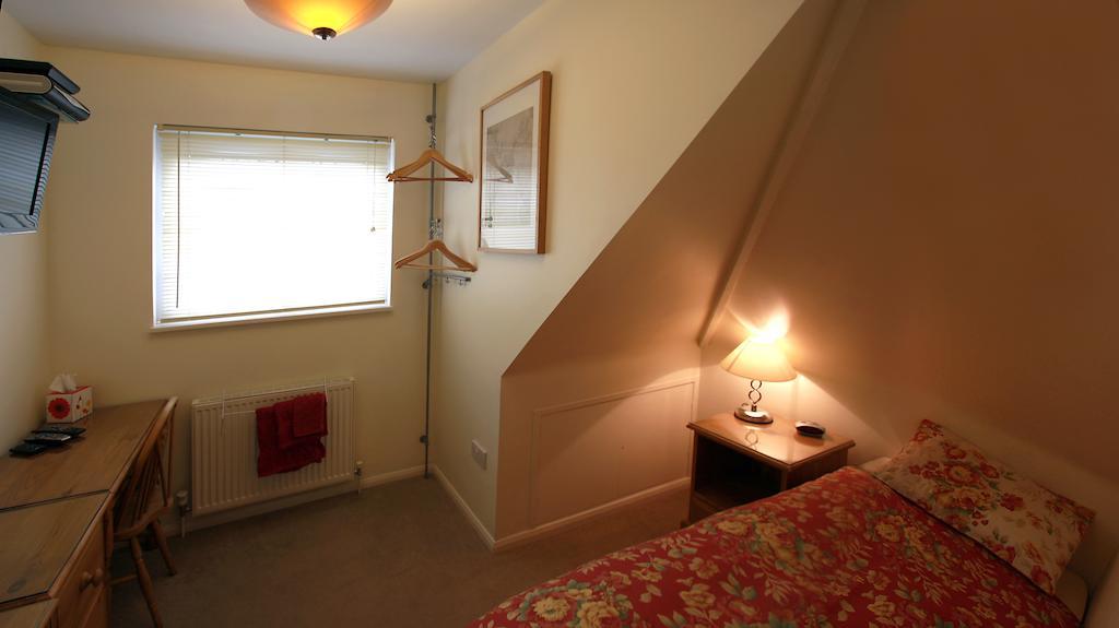 Abacus Bed And Breakfast, Blackwater, Hampshire Camberley Ruang foto